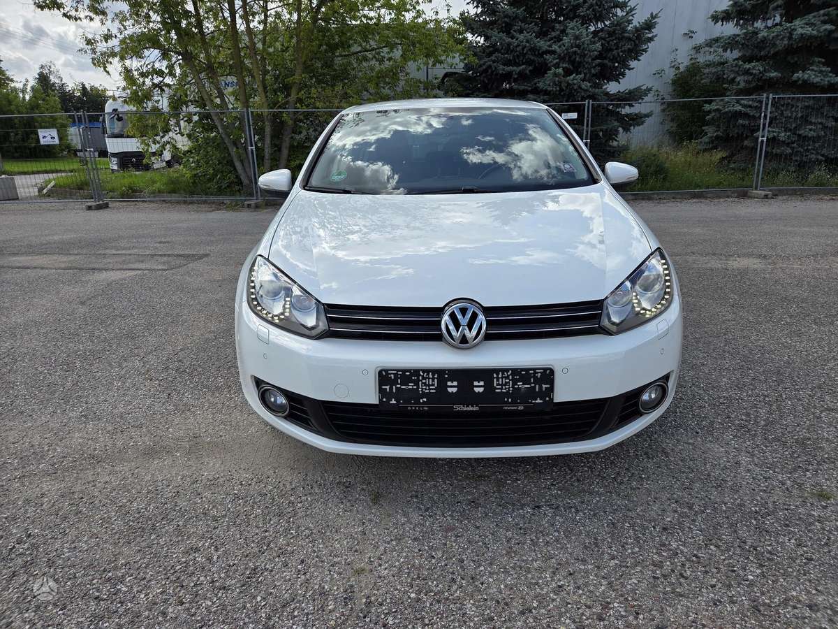 Volkswagen Golf - 1