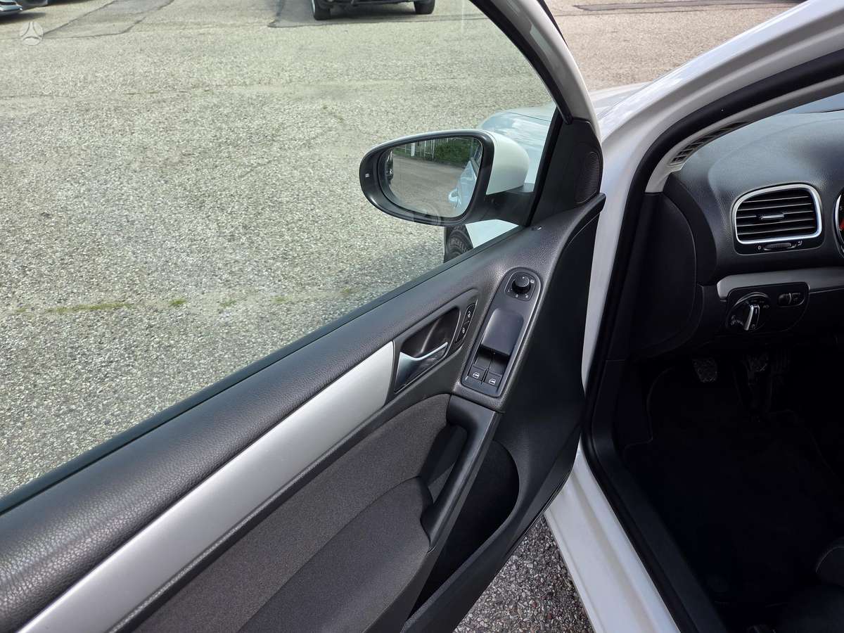 Volkswagen Golf - 9