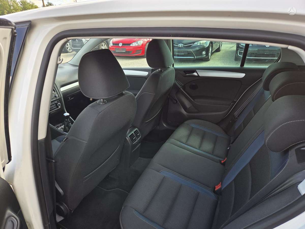 Volkswagen Golf - 11