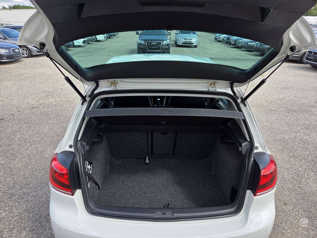 Volkswagen Golf - 12