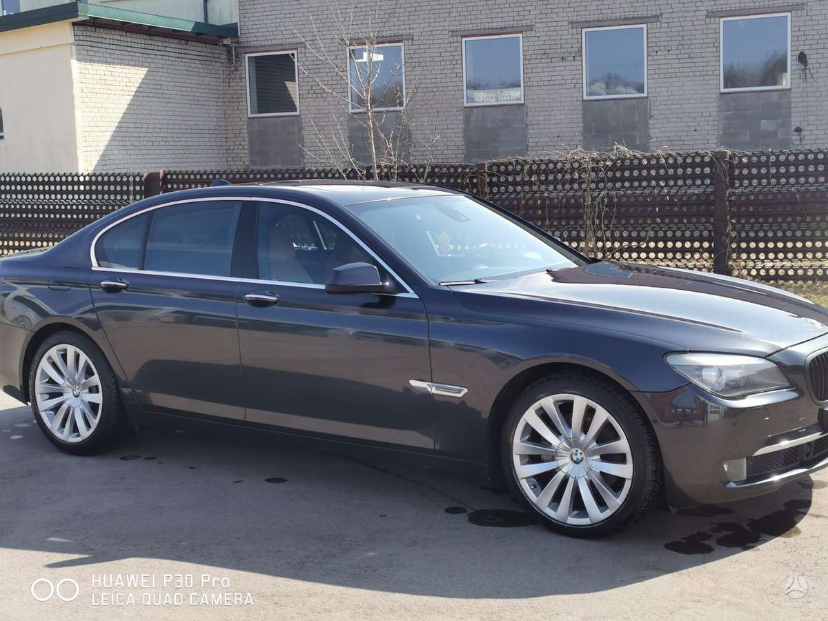 BMW 740, 3.0 l., Седан