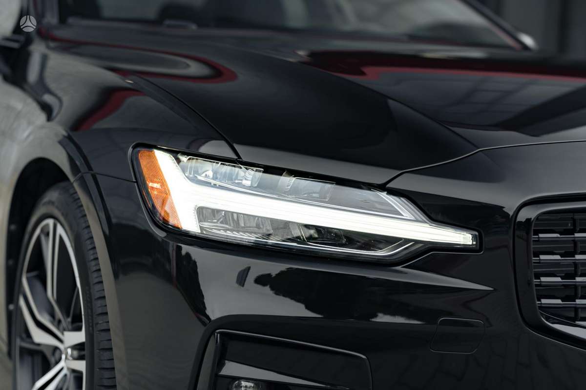 Volvo S60, 2.0 l., Седан