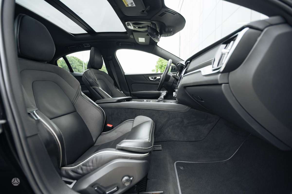 Volvo S60, 2.0 l., Седан