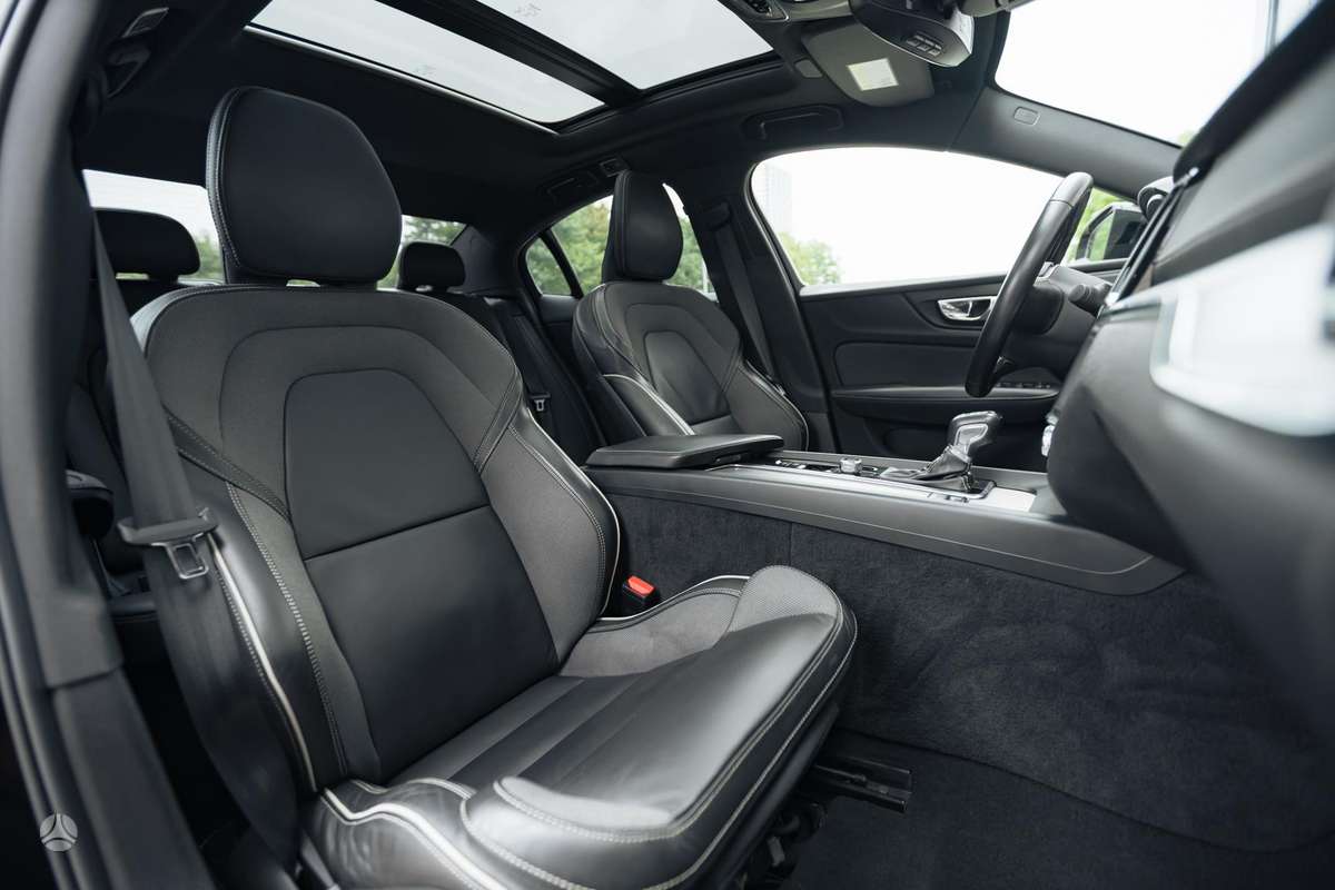 Volvo S60, 2.0 l., Седан