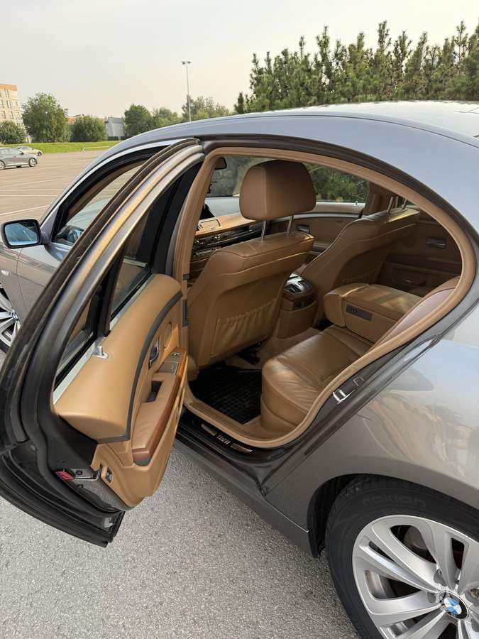 BMW 730, 3.0 l., Седан