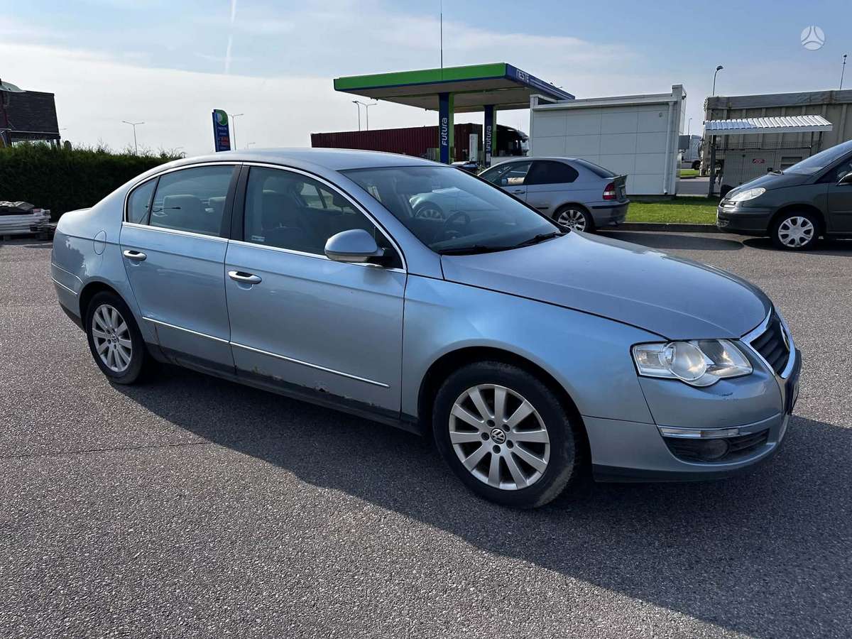 Volkswagen Passat - 2