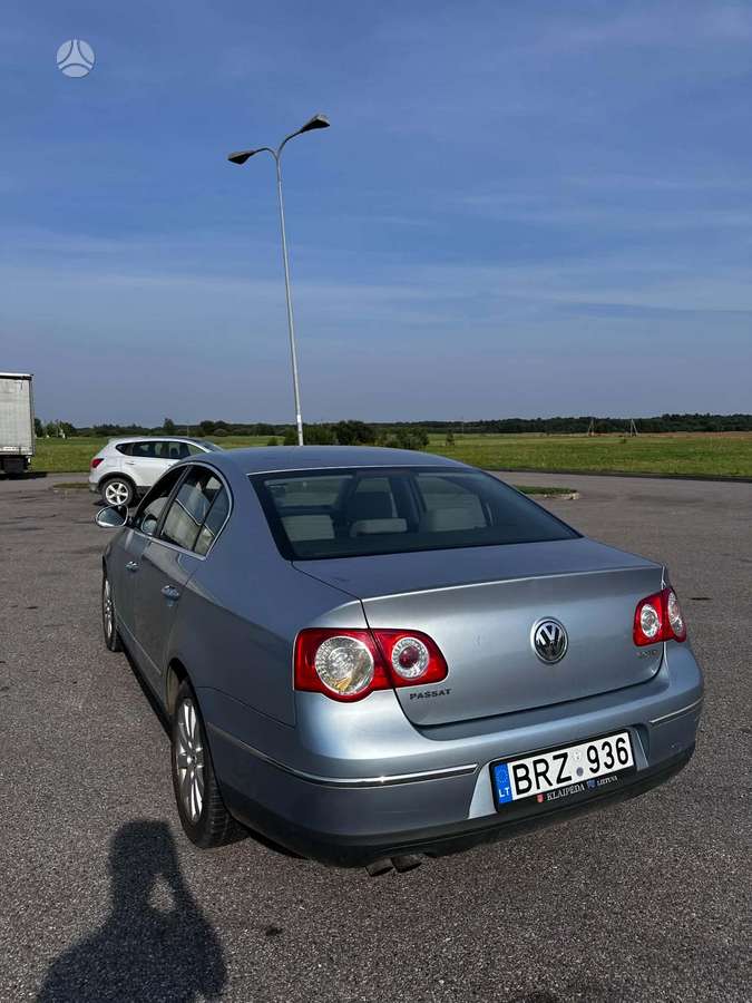 Volkswagen Passat - 4