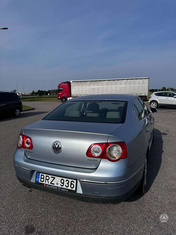 Volkswagen Passat - 5