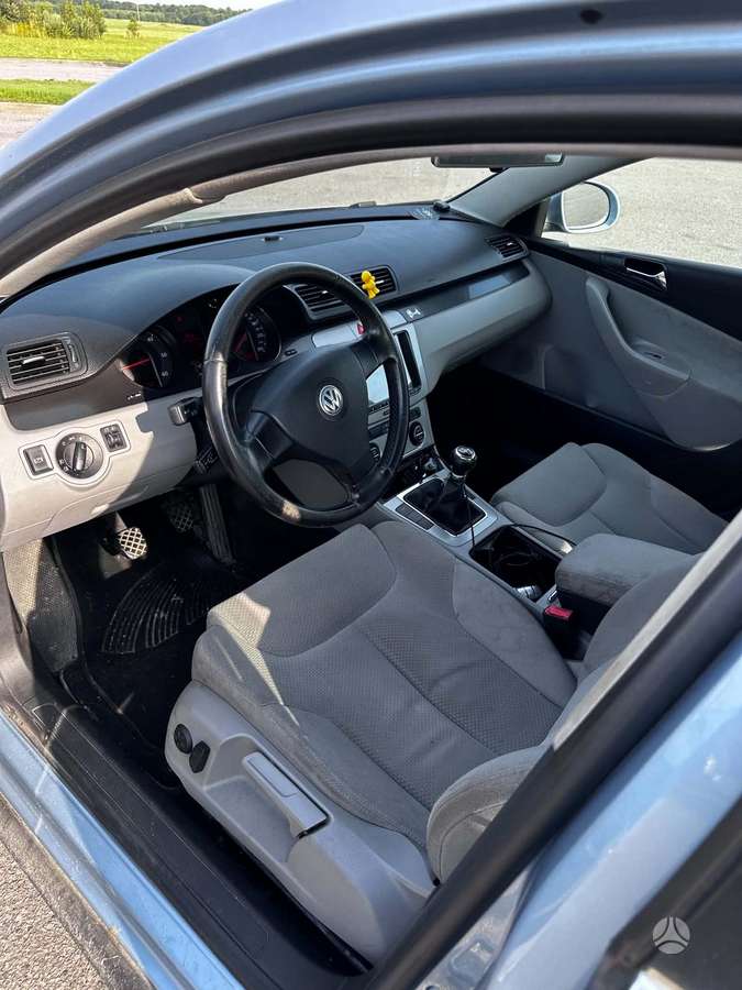 Volkswagen Passat - 8