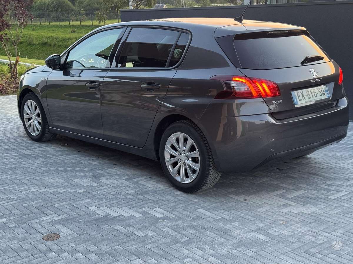 Peugeot 308, 1.2 l., hatchback