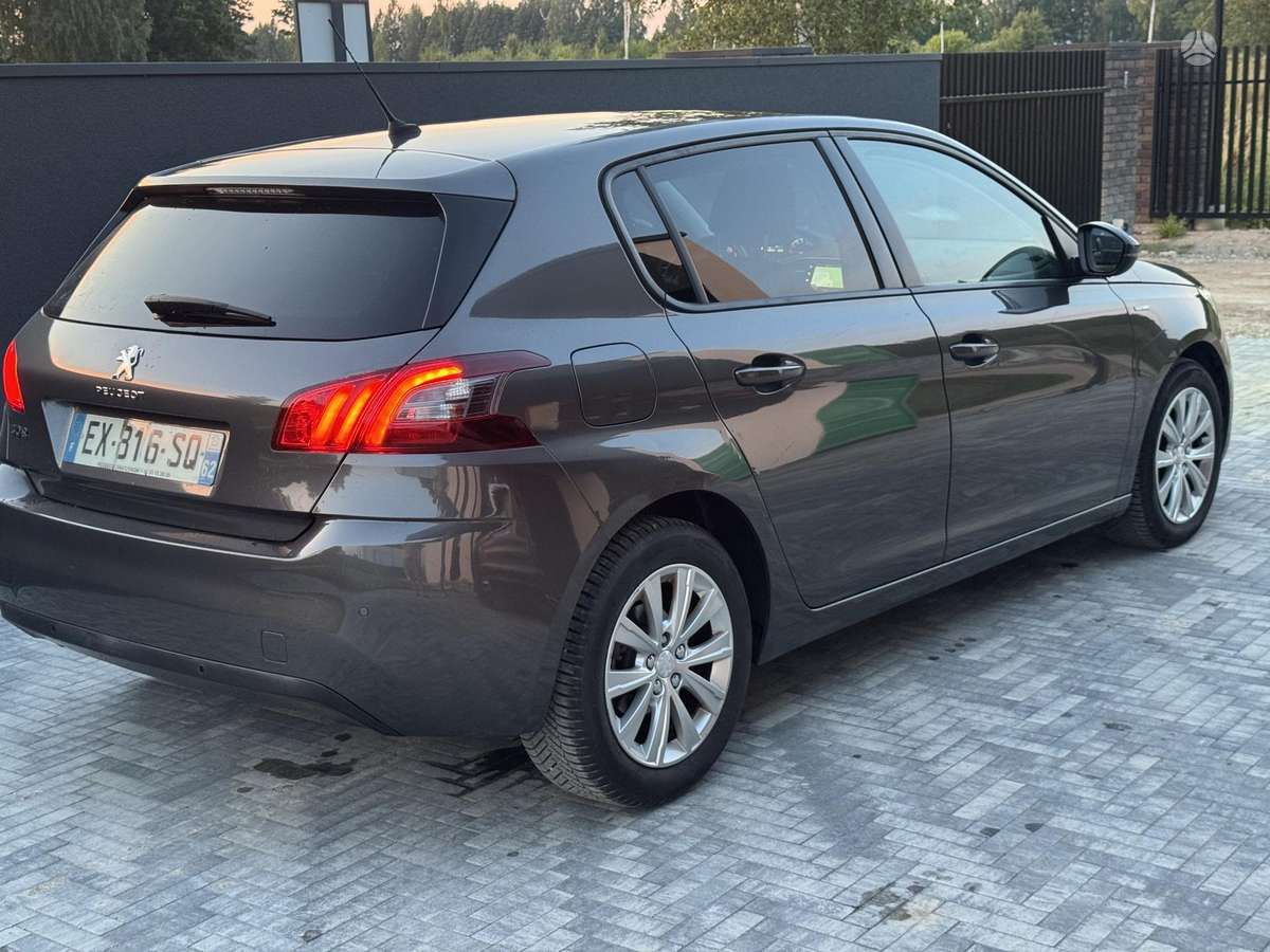 Peugeot 308, 1.2 l., hatchback