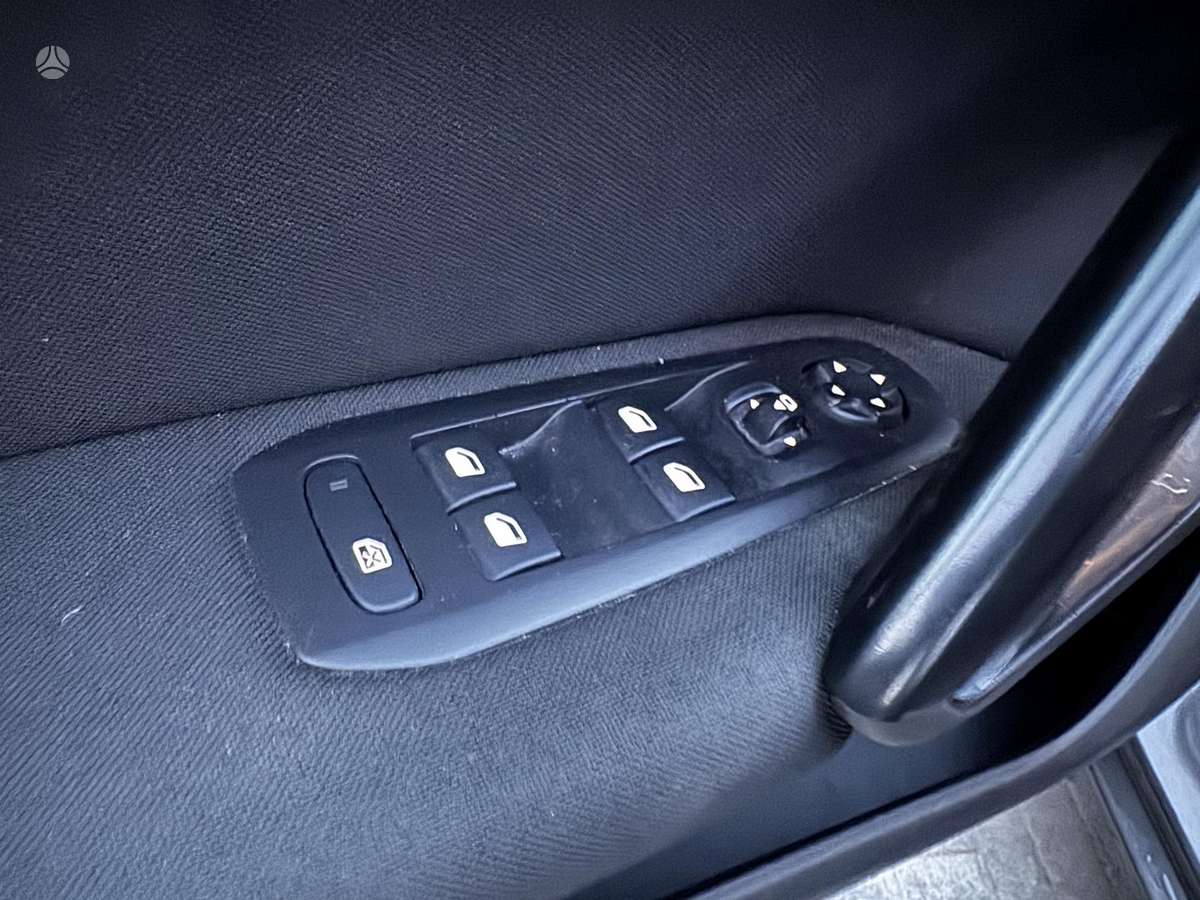 Peugeot 308, 1.2 l., hatchback