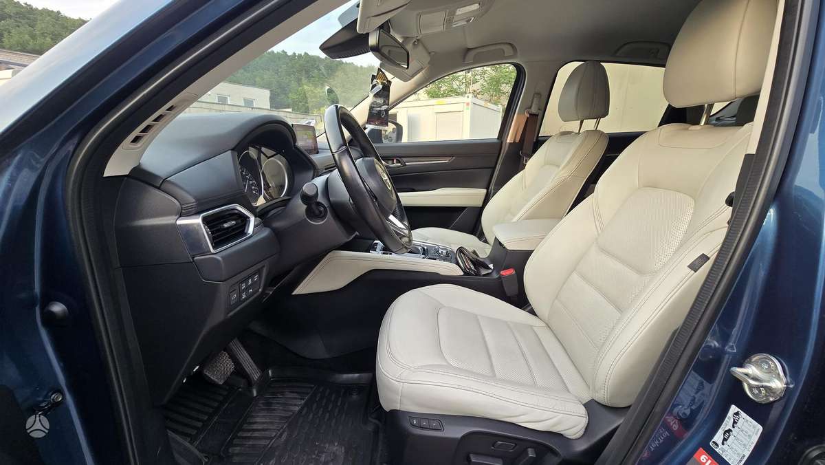 Mazda CX-5, 2.2 l., off-road / crossover