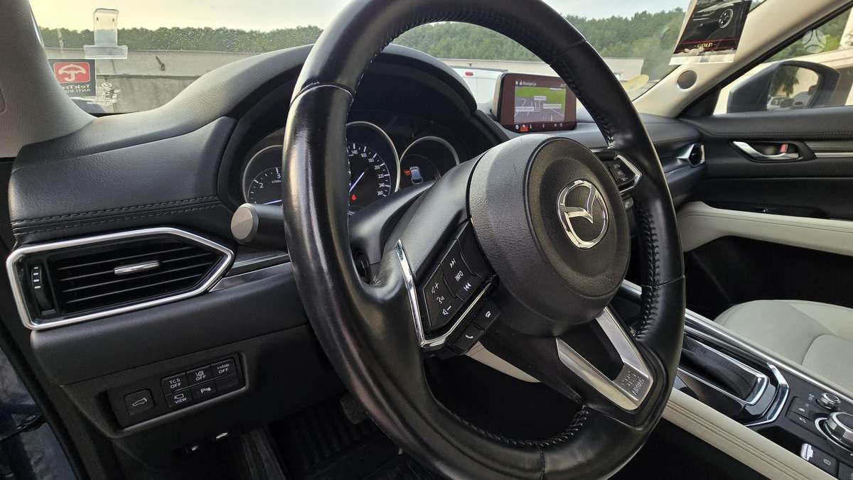Mazda CX-5, 2.2 l., off-road / crossover