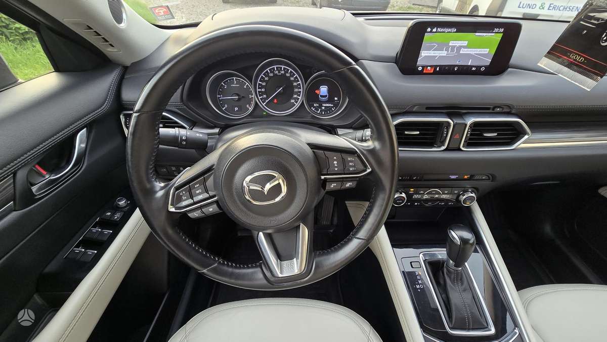 Mazda CX-5, 2.2 l., off-road / crossover