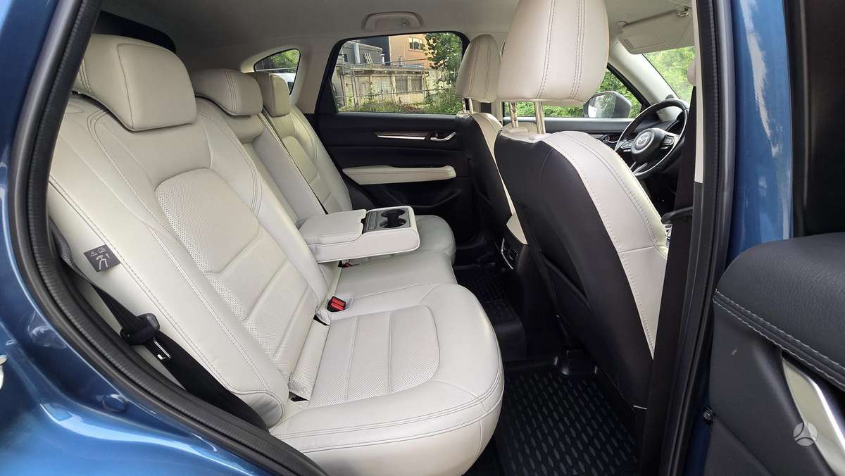 Mazda CX-5, 2.2 l., off-road / crossover