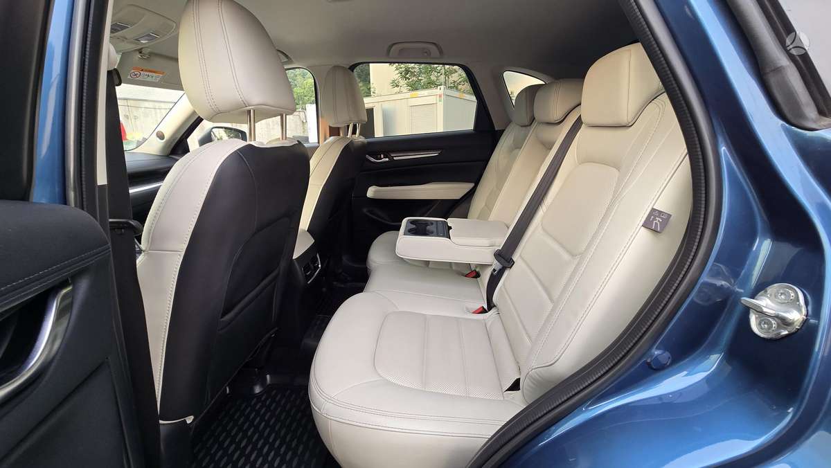 Mazda CX-5, 2.2 l., off-road / crossover