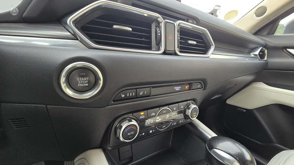 Mazda CX-5, 2.2 l., off-road / crossover