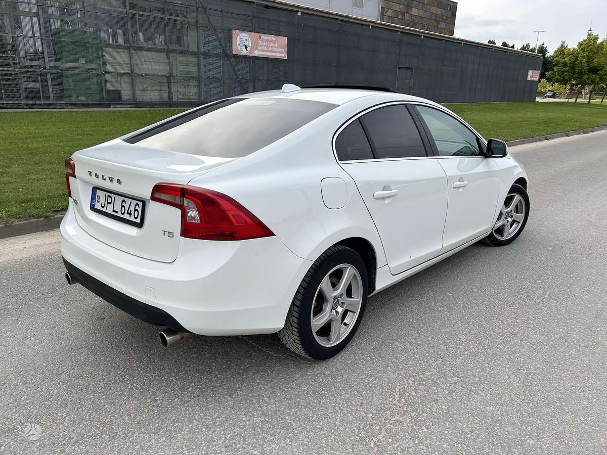 Volvo S60, 2.5 l., Седан