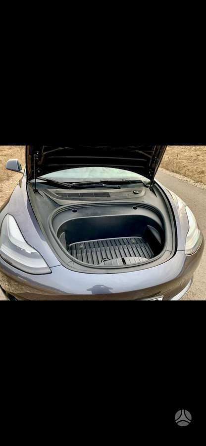 Tesla Model 3, 61 kWh, hatchback