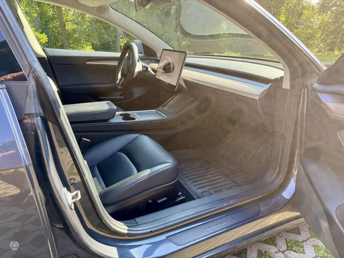 Tesla Model 3, 61 кВт·ч, Хэтчбек