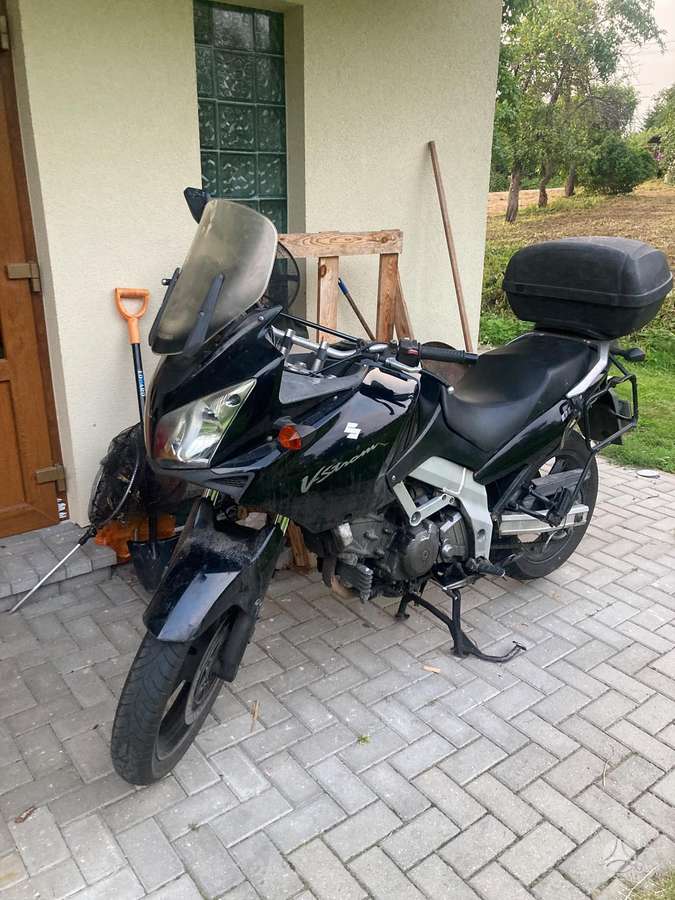 Suzuki DL (V-Strom) 650cc, enduro / adventure