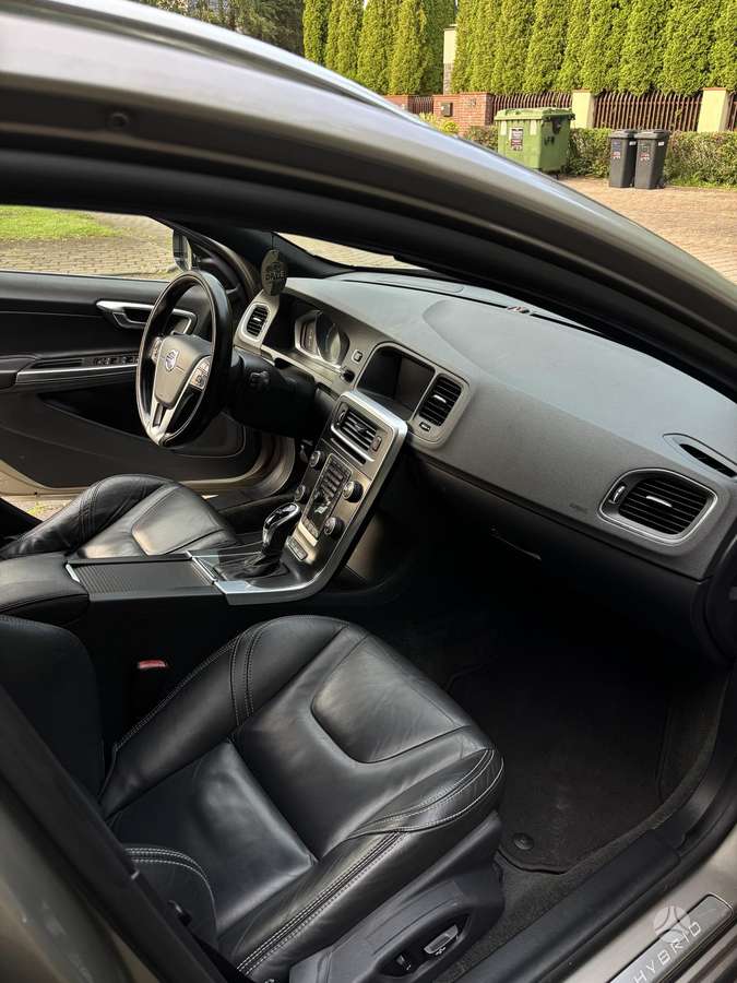 Volvo V60, 2.4 l., Универсал