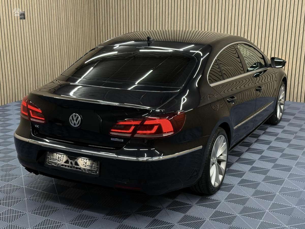 Volkswagen Passat CC - 11