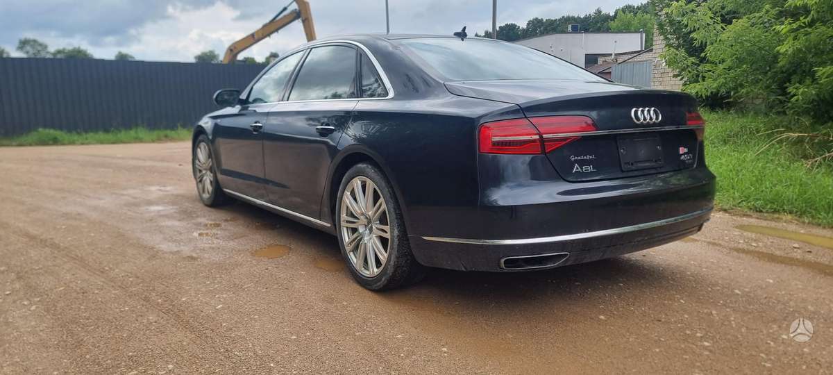 Audi A8, 4.0 l., Седан
