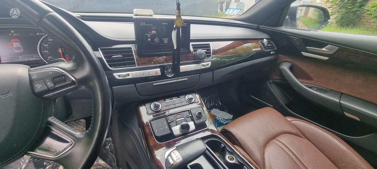 Audi A8, 4.0 l., Седан