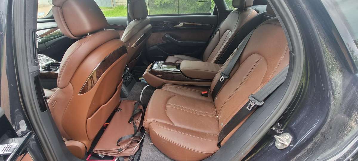 Audi A8, 4.0 l., Седан