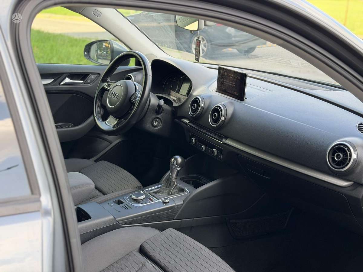 Audi A3, 1.6 l., Хэтчбек