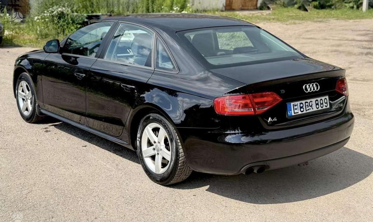 Audi A4, 2.0 l., Седан