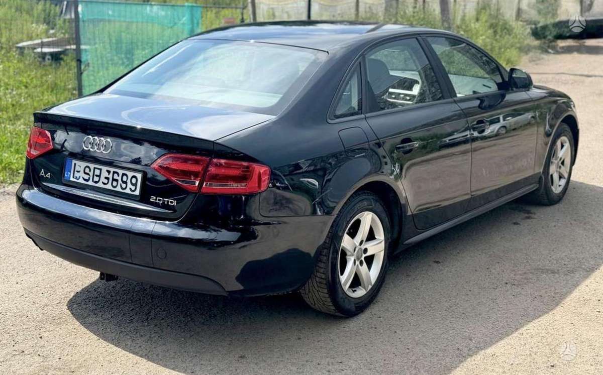 Audi A4, 2.0 l., Седан