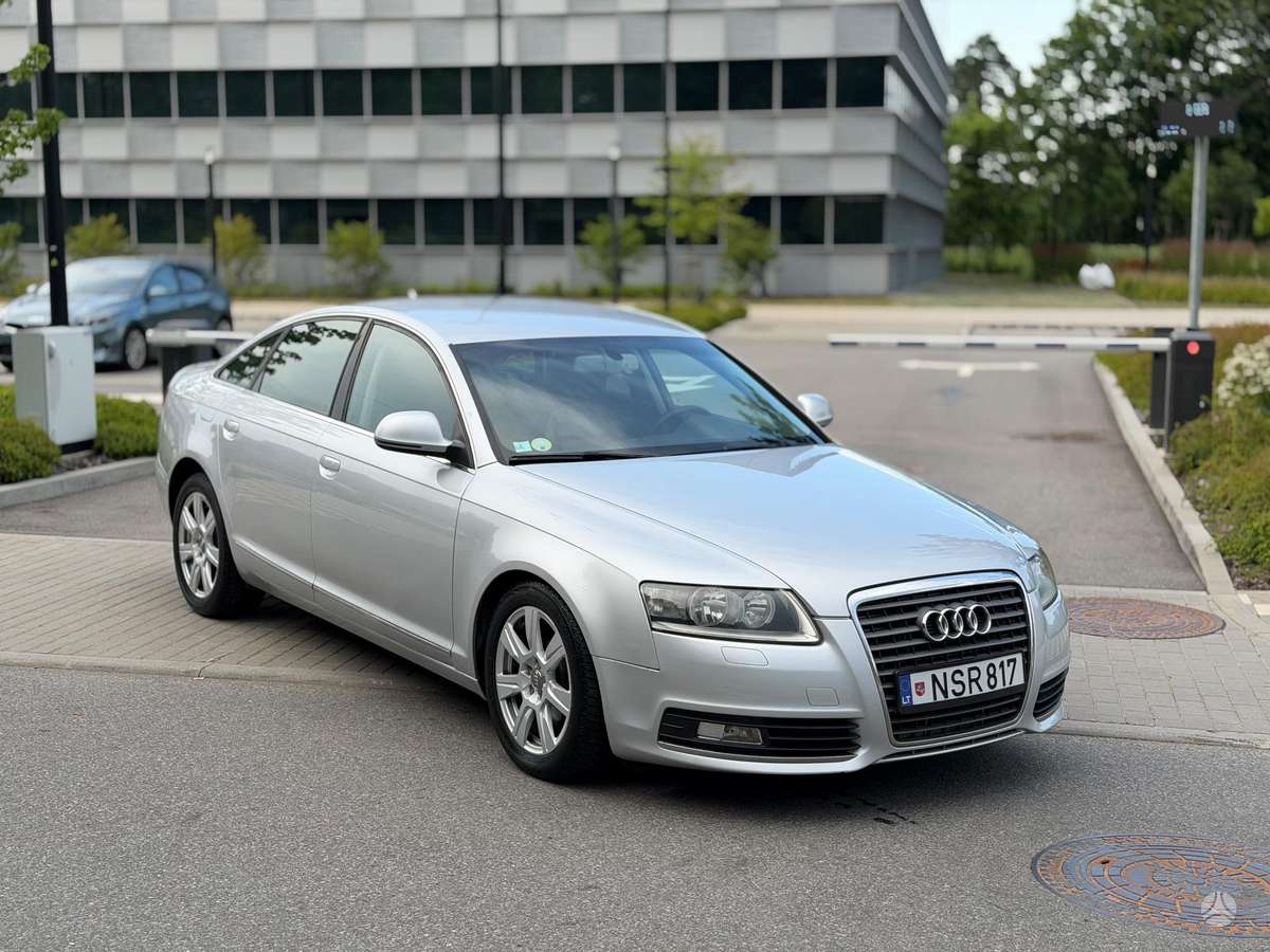 Audi A6, Седан