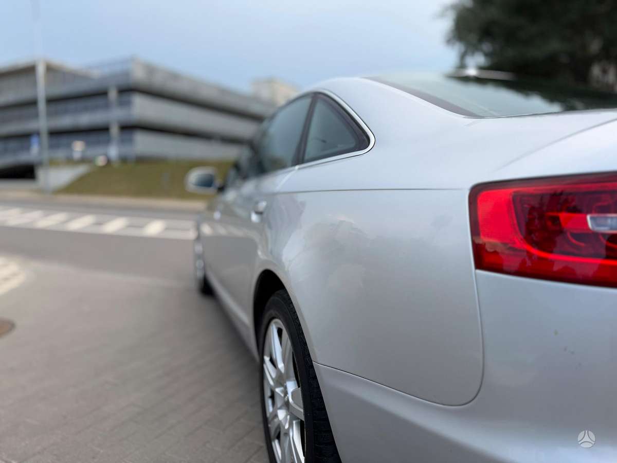 Audi A6, sedanas
