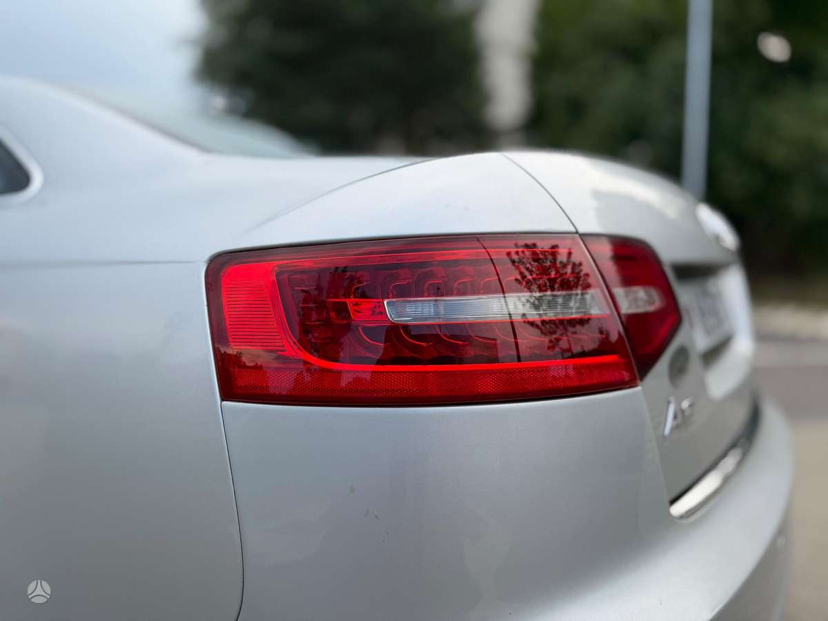 Audi A6, sedanas