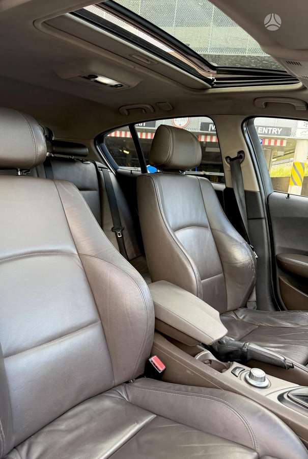 BMW 120, 2.0 l., hatchback