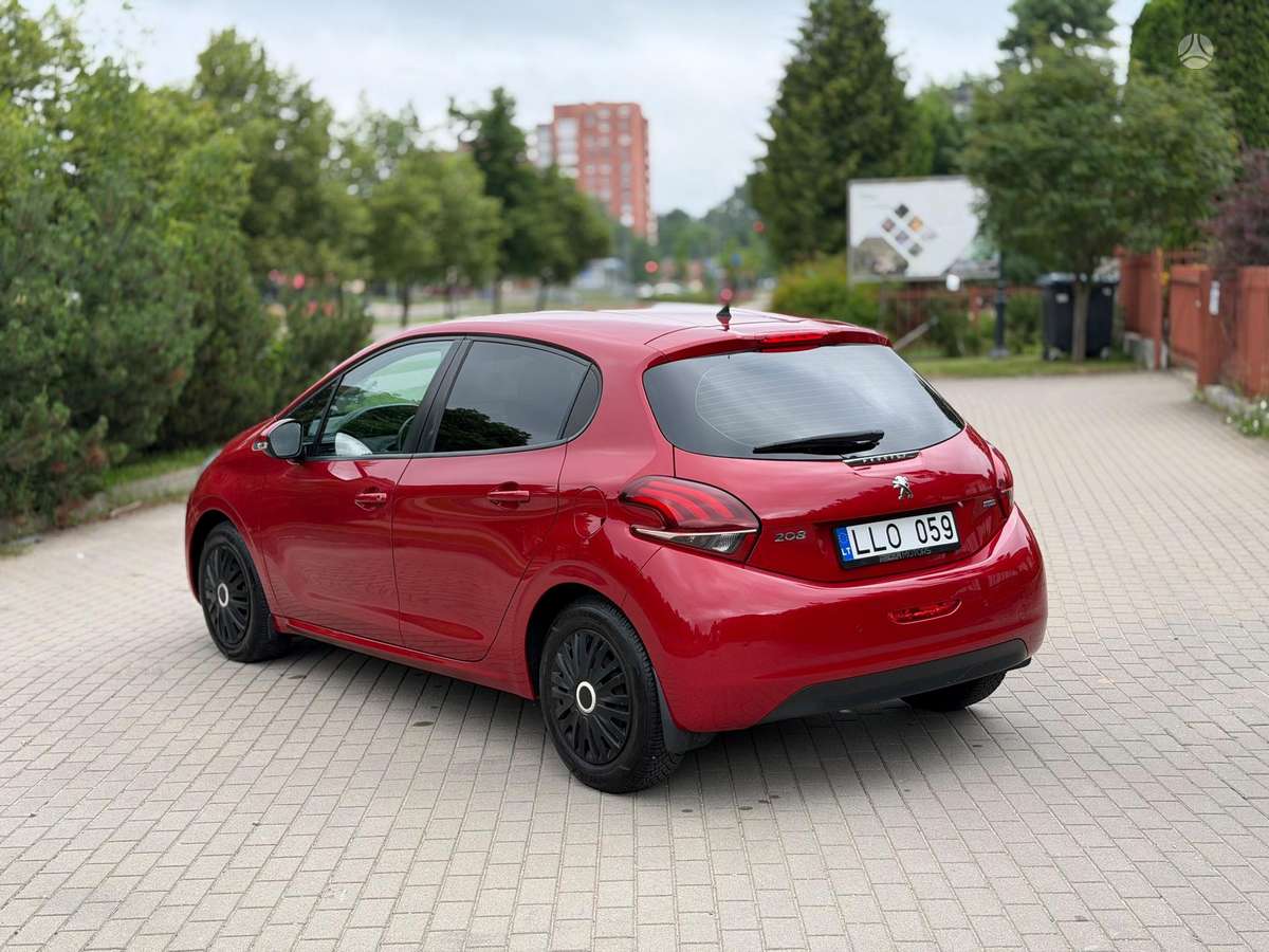 Peugeot 208, Хэтчбек