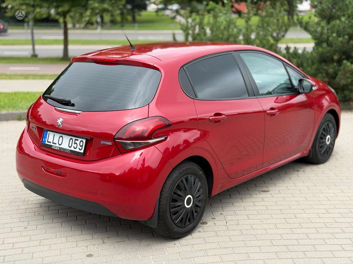 Peugeot 208, Хэтчбек