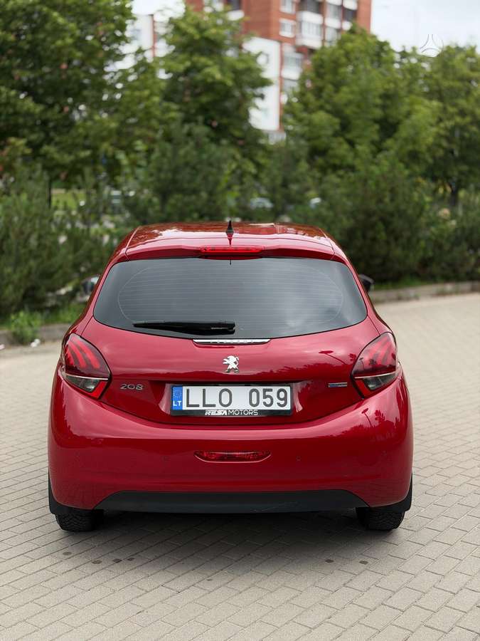 Peugeot 208, Хэтчбек