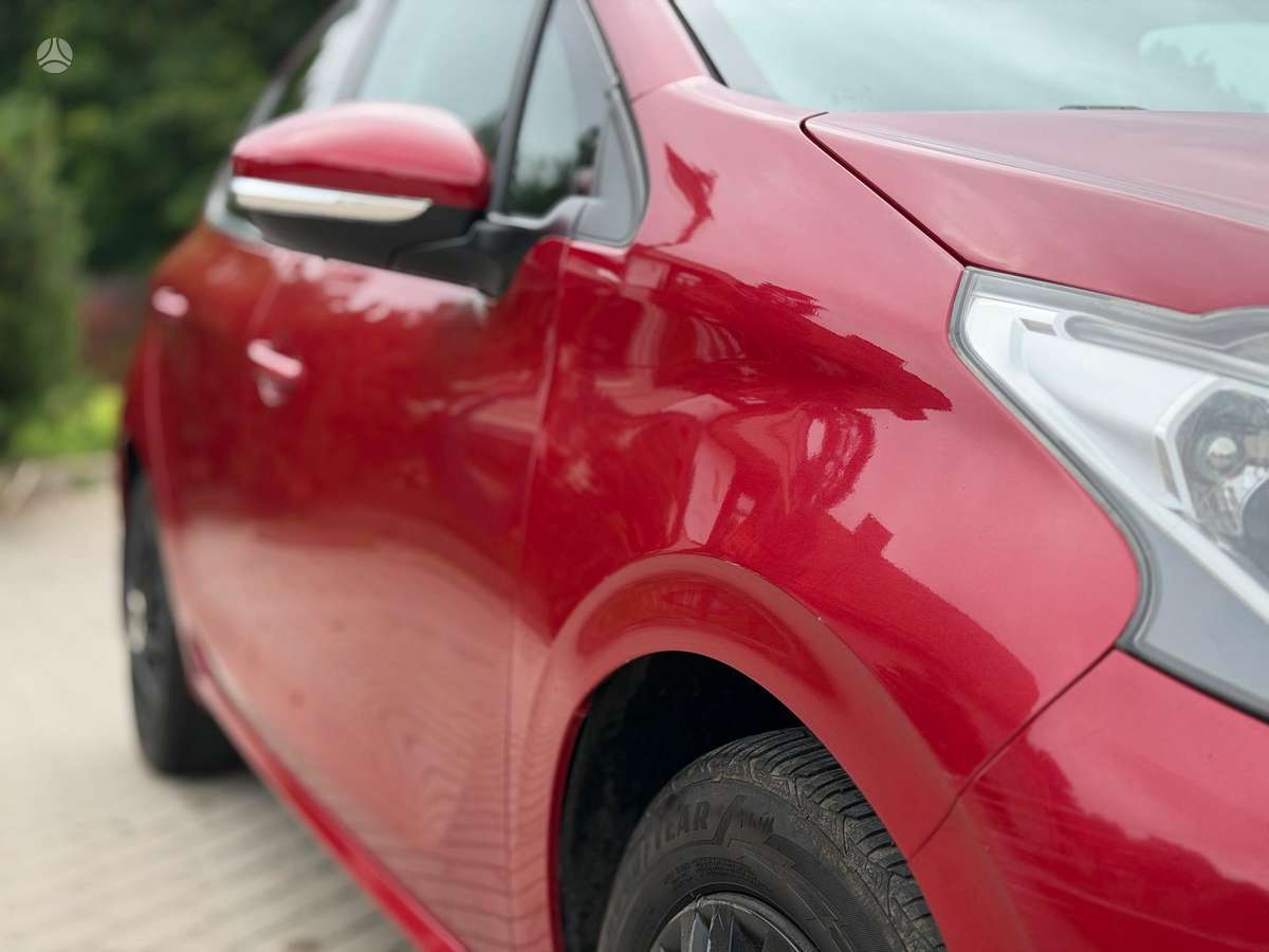 Peugeot 208, Хэтчбек