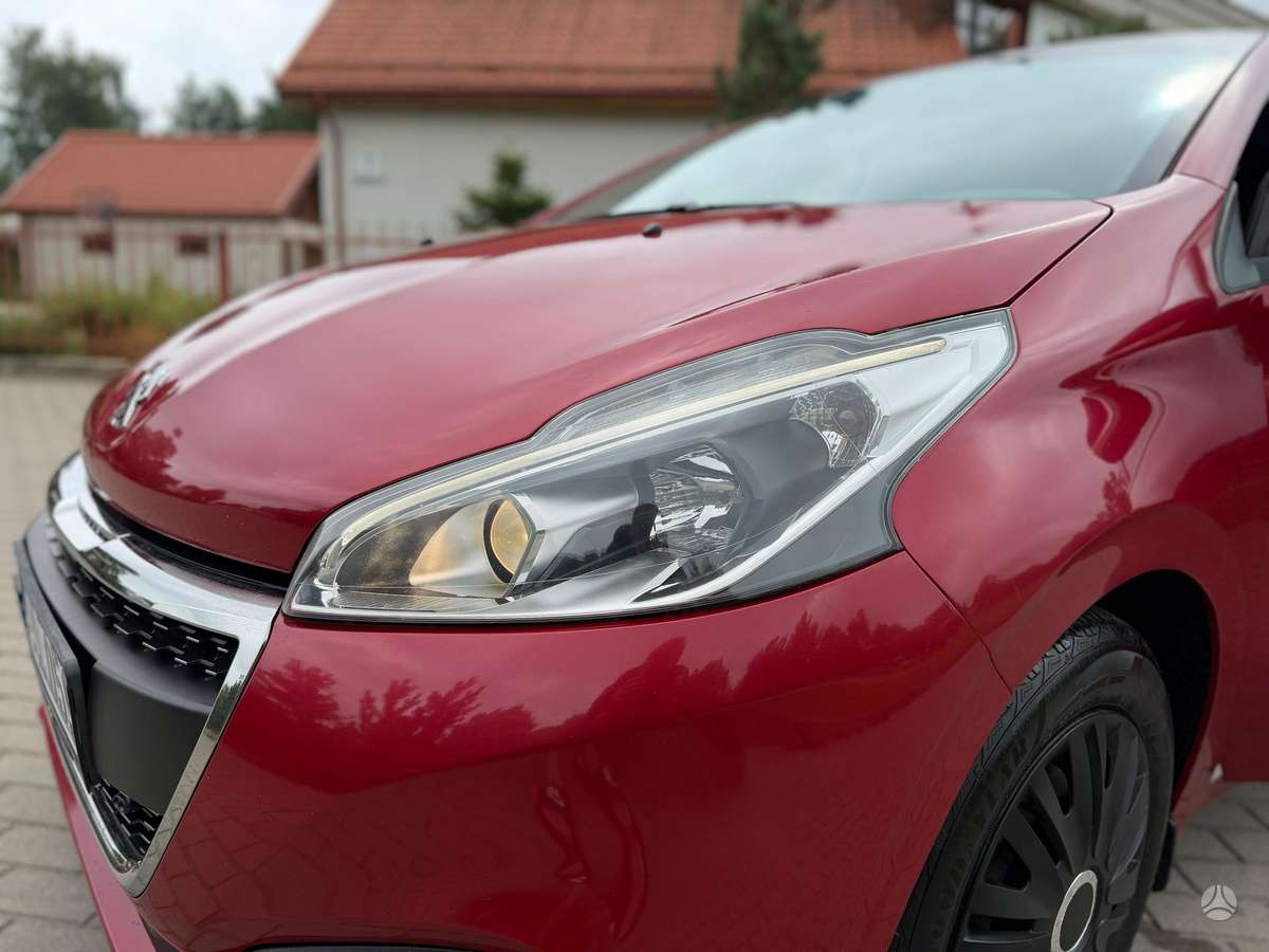 Peugeot 208, Хэтчбек