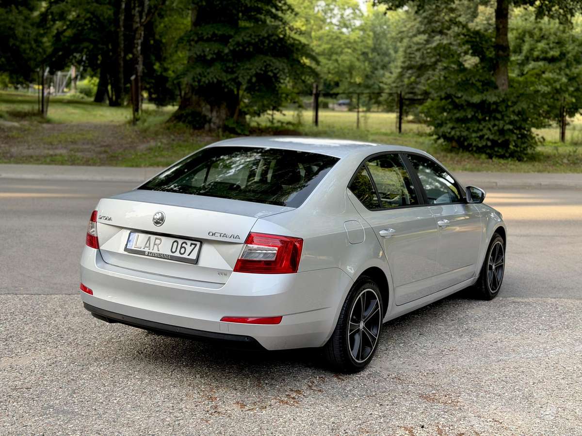 Skoda Octavia, Седан
