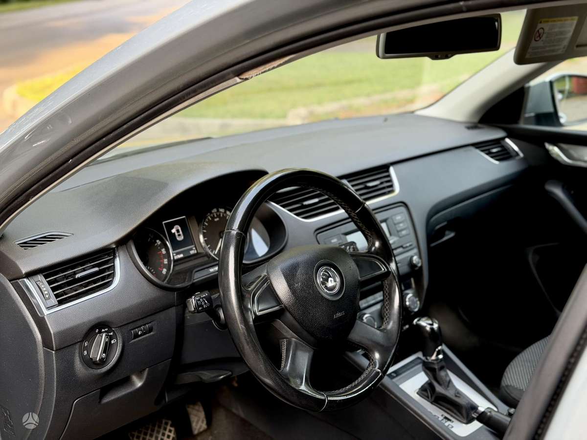 Skoda Octavia, Седан