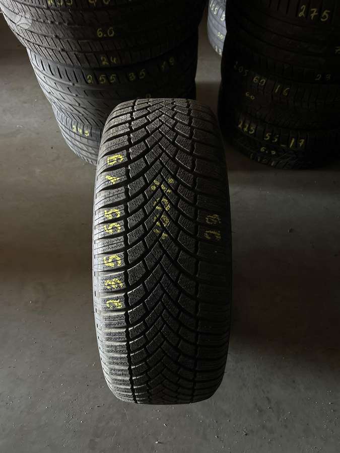 Bridgestone Blizzak LM005, winter 235/55 R19