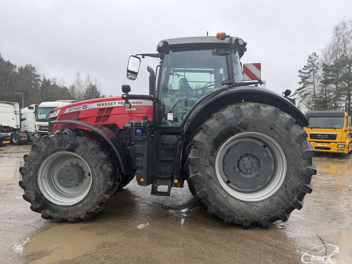Massey Ferguson S 8740, traktoriai