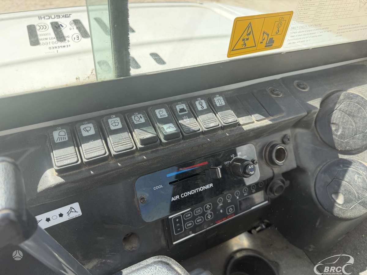 Takeuchi TB260 TMK300, ekskavatori