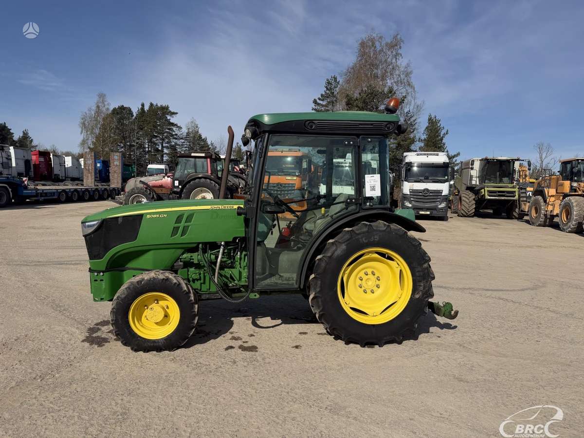 John Deere 5085, traktoriai