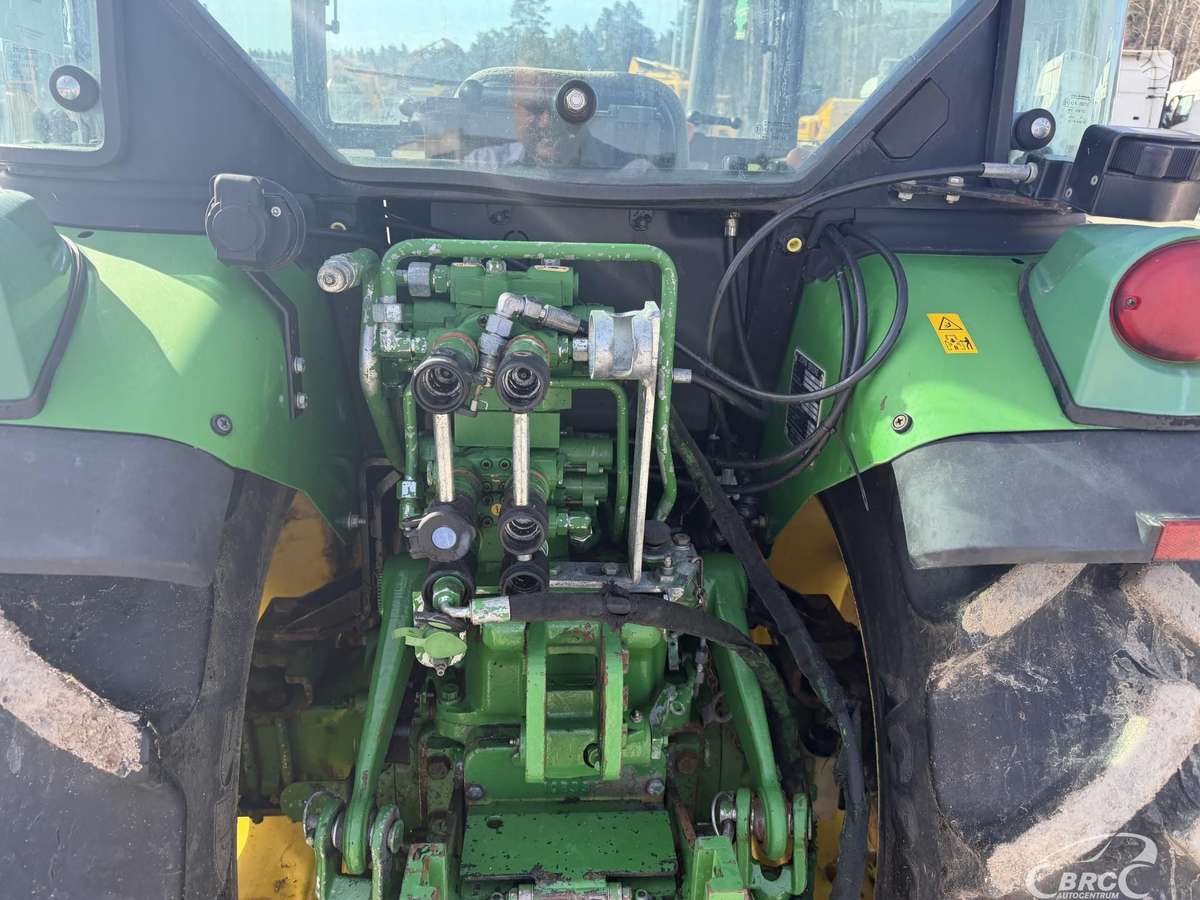 John Deere 5085, traktoriai